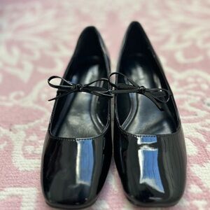 Steve Madden Black Patent Flats with Bow